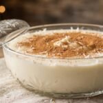 Majarete venezolano cremoso de coco con canela en polvo